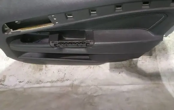 Opel Zafira B Front door card panel trim