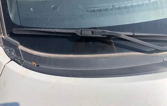 Suzuki Ignis Front wiper blade arm