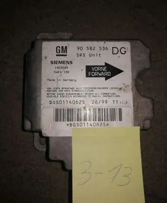 Opel Zafira A Airbag control unit/module 90582536 DGS0114062S