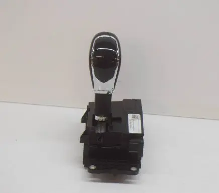 Maserati Quattroporte Gear shifter/selector 670013535