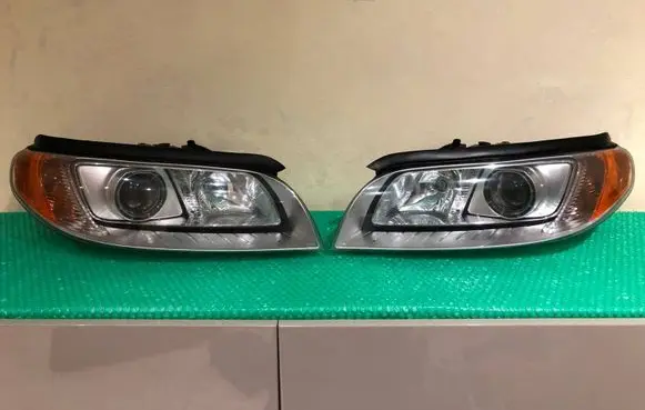 Volvo V70 Headlights/headlamps set 31214347 31214348