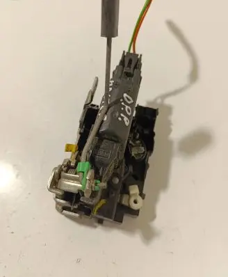Renault Master II Front door lock 