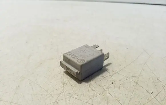 Volkswagen Golf V Other relay 1K0951253