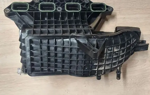 Skoda Octavia Mk2 (1Z) Intake manifold 03C145749B