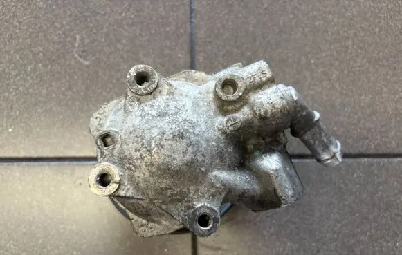 Audi A4 S4 B8 8K Power steering pump 8K0145154B