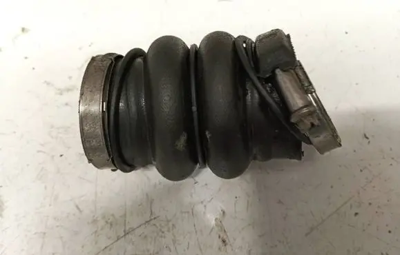 Intercooler hose/pipe