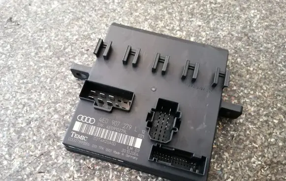 Audi A8 S8 D3 4E Comfort/convenience module 4E0907279L