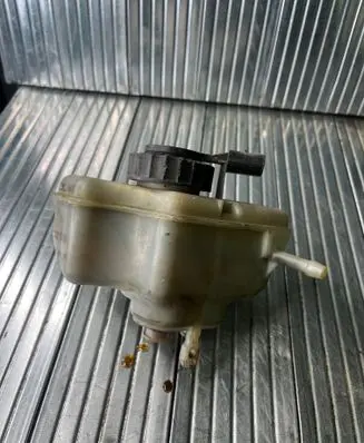 Volkswagen Caddy Brake fluid reservoir 1K1611301 03350886321