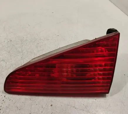 Peugeot 607 Tailgate rear/tail lights