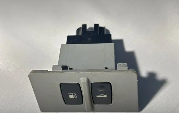 Lexus IS 220D-250-350 Fuel tank opening switch 5544753030