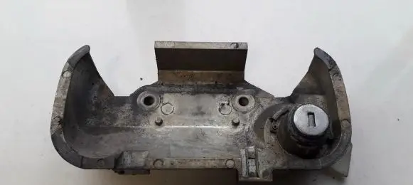 Opel Vectra B Front door lock (next to the handle) 
