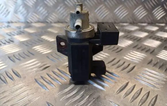 Opel Zafira B Turbo solenoid valve 55558101 70052703
