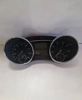 Speedometer (instrument cluster)
