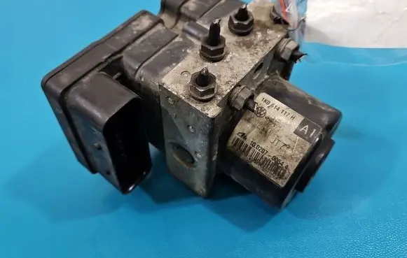 Volkswagen Golf V ABS Pump 1K0907379P IMPRK1568661