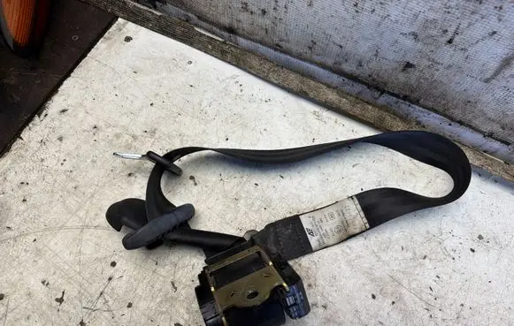 Volkswagen Sharan Rear seatbelt 7M0857811E
