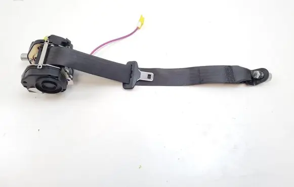 Rear seatbelt