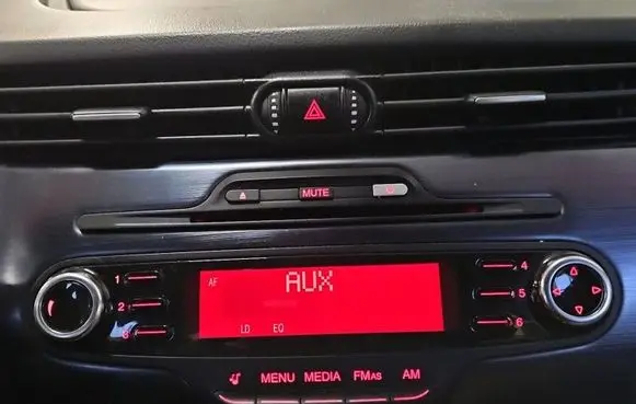 Alfa Romeo Giulietta Radio/CD/DVD/GPS head unit 1560968770 IMPRK1529554