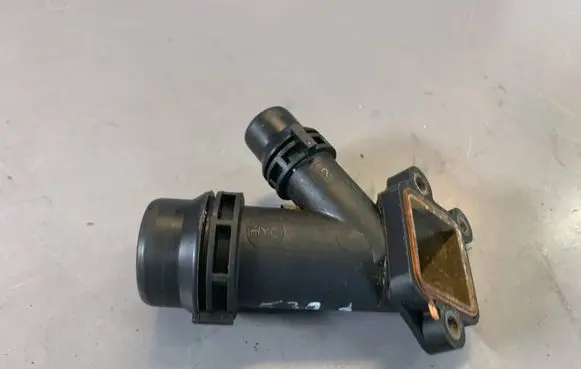 BMW 5 E39 Engine coolant pipe/hose 2247744 11122247744 11127806196