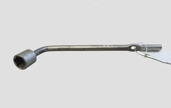 Mazda 6 Wheel nut wrench