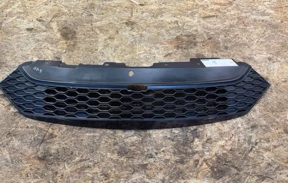 Iveco Daily 6th gen Front grill 5801587018