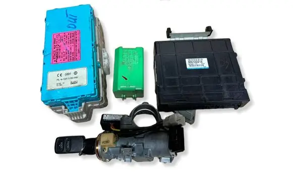 Mitsubishi Outlander Engine control unit/module MN122218 E6T38971