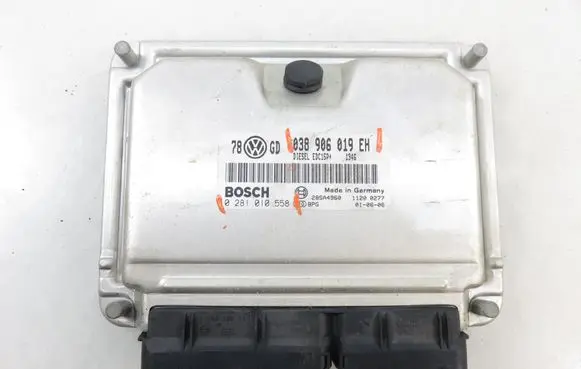 Volkswagen PASSAT B5.5 Engine control unit/module 0281010558 038906019EH