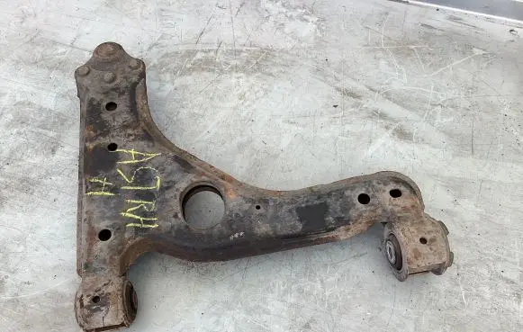 Opel Astra H Front lower control arm/wishbone
