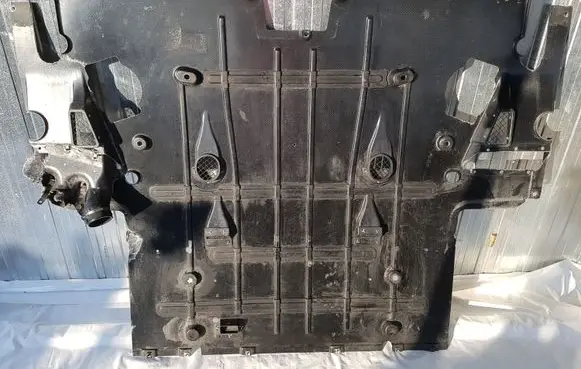 Ferrari 458 Engine splash shield/under tray 083800000