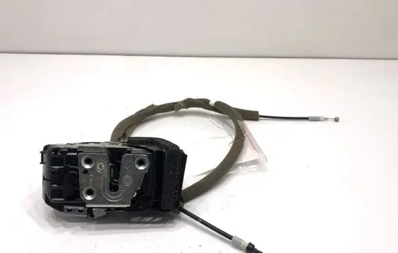 Nissan Qashqai Front door lock 