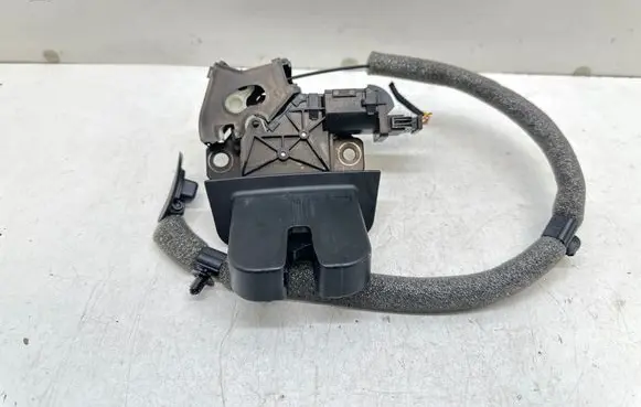 Audi TT TTS Mk2 Tailgate/trunk/boot lock/catch/latch 8P4827505D