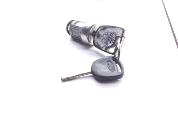 Ford Mondeo MK II Ignition lock D07KA
