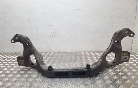 Volkswagen Touareg I Front subframe 7L6199207