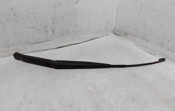 Honda CR-V Front wiper blade arm