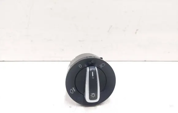 Volkswagen Golf VI Light switch