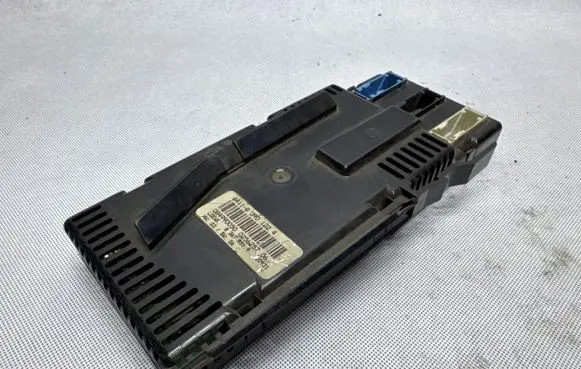 BMW 5 E34 Air conditioning/heating control unit 8390122 084990050 0256257