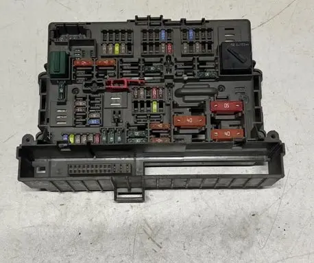 BMW 1 E81 E87 Fuse module 9119446 90100741 79250000