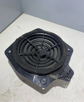 Audi A3 S3 8P Front door speaker 8H0035411A A11880018