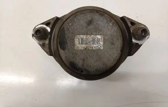 Mercedes-Benz E A207 Engine mount bracket A2042405017