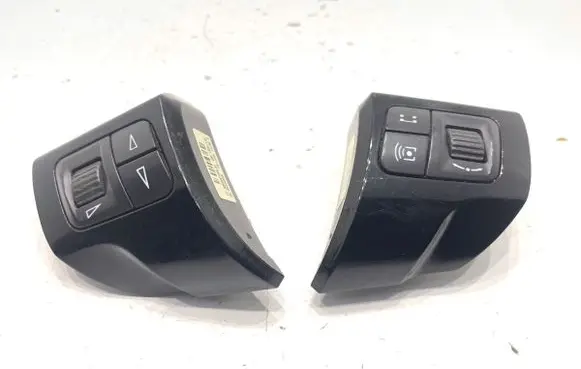 Opel Astra H Steering wheel buttons/switches 440758813