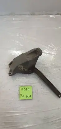 Audi A4 S4 B5 8D Engine mounting bracket 8D0199307L