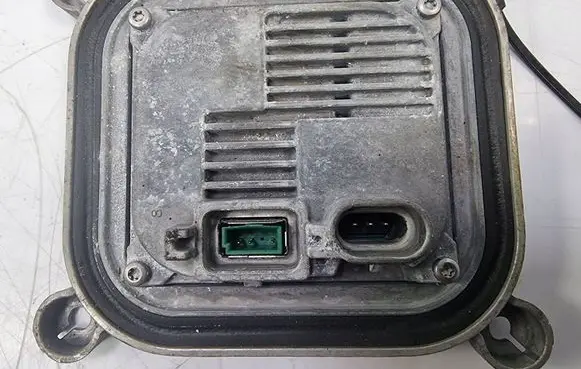 Ford Mustang V Voltage converter inverter 35XT6-E-D3