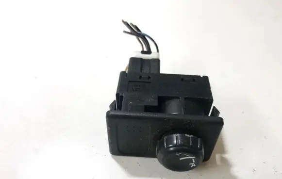 Wing mirror switch
