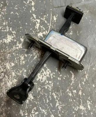 Hyundai i20 Active Front door check strap stopper 