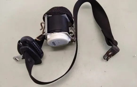 Ford S-MAX Rear seatbelt 611B68M