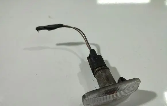 Dodge Caliber Front fender indicator light 