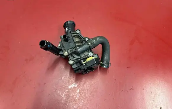 BMW X3 G01 Thermostat/thermostat housing 7642854 11537642854
