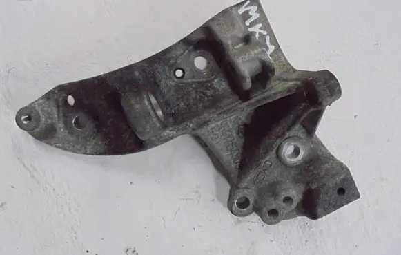 Ford Fiesta Generator/alternator bracket 9641715480