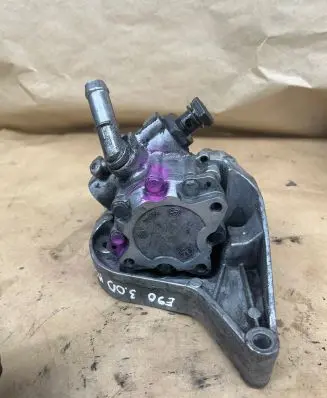 BMW 3 E90 E91 Power steering pump 91128