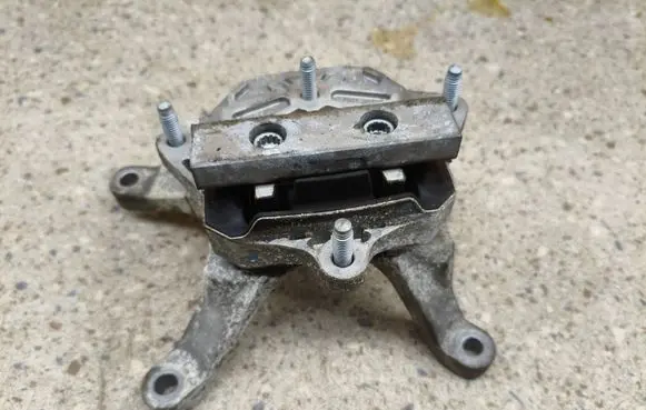 Audi Q5 SQ5 FY Gearbox mount 8W0399118C