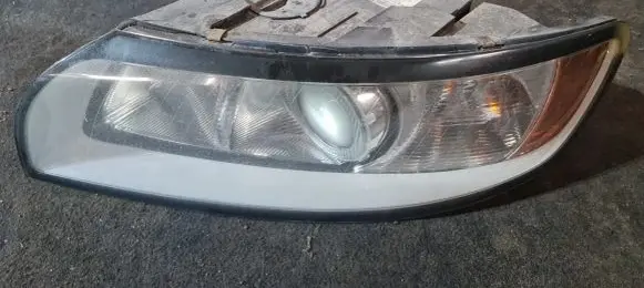 Volvo V50 Headlight/headlamp 31265700